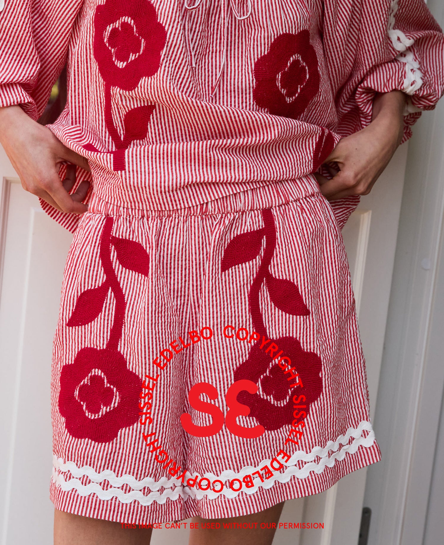 Abelone Shorts - Red Flower