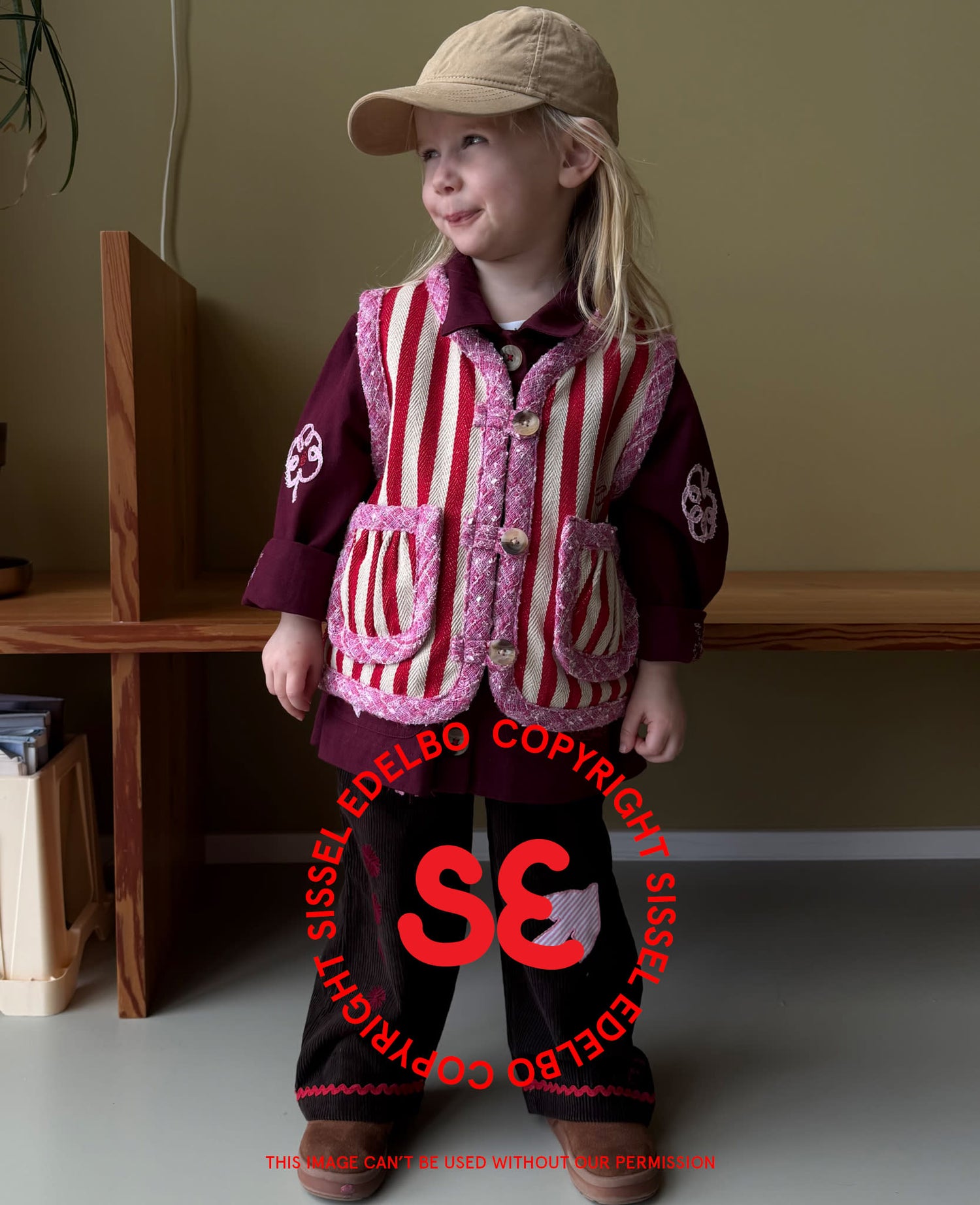 Como MINI Vest - Red Stripes